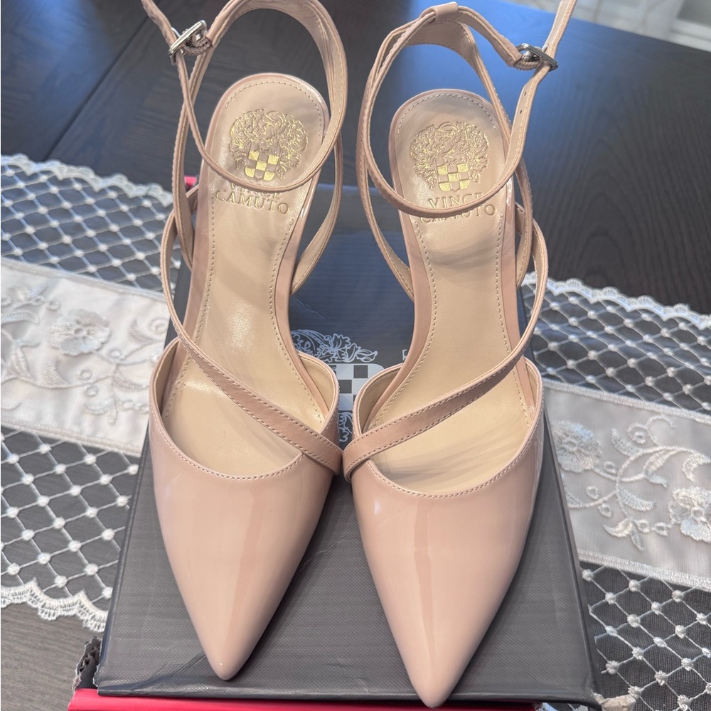 Vince Camuto VP- Chellie size 7.5M in DK Buff Patent P/SFT SLK Lea usd once